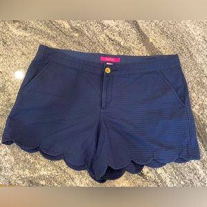 Lilly Pulitzer size 12 Navy Buttercup scalloped shorts